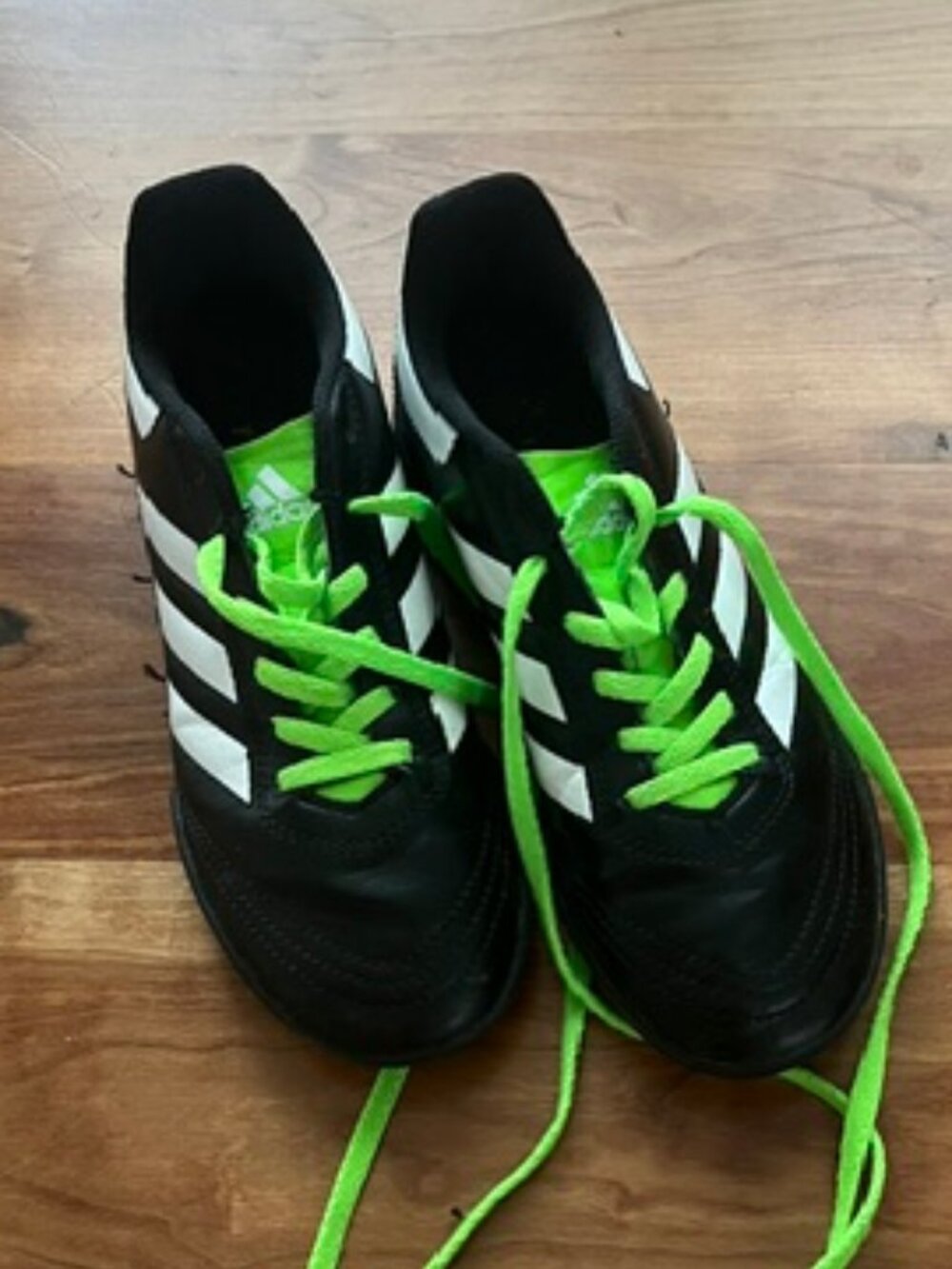 Adidas indoor soccer shoes black and green size 3.5 youth